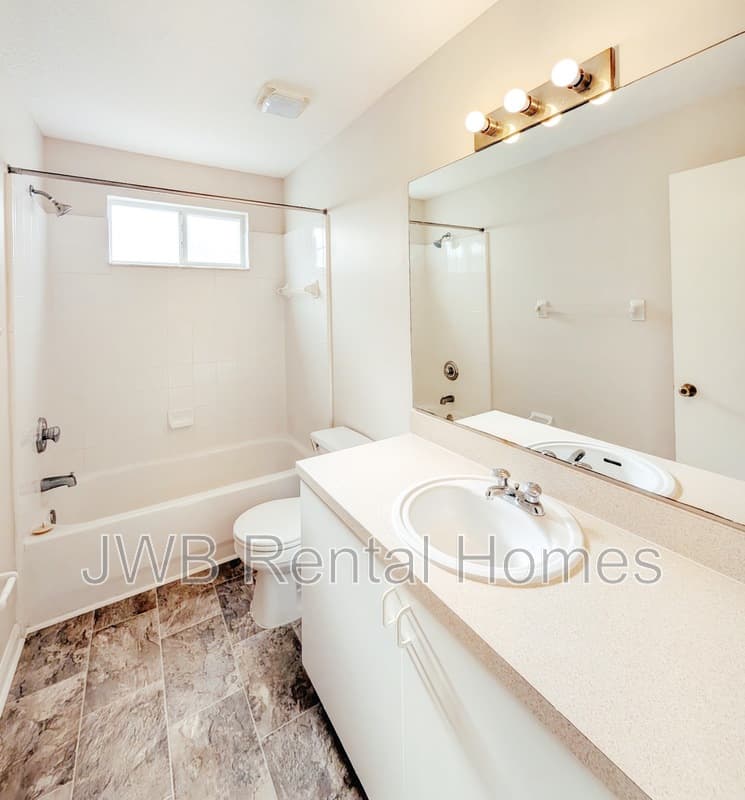 Atlantic Beach Townhome: 90 6th St W