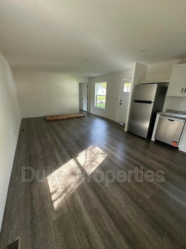 Utica House: 513 Clifford Lane