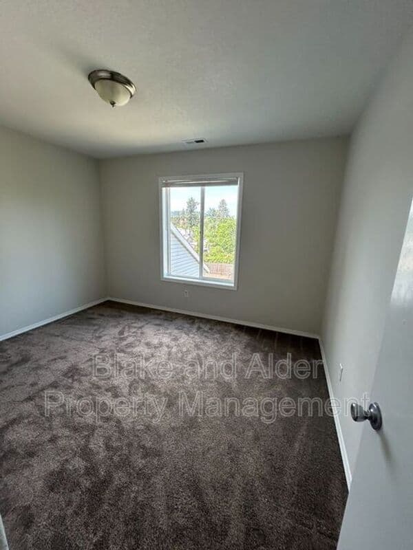 Portland House: 5609 SE 117TH Ave