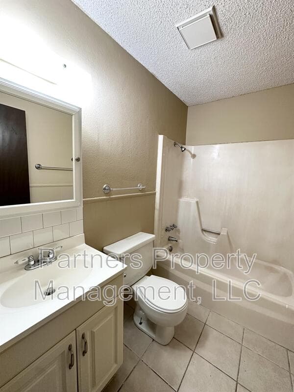 Gentry Condo: 107 Pine Avenue - 8