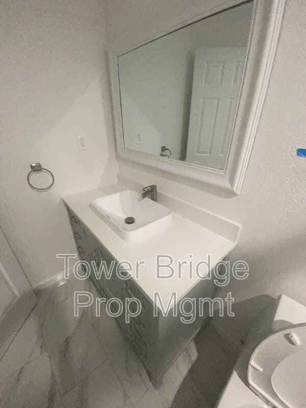Elk Grove House: 7016 Plume Way