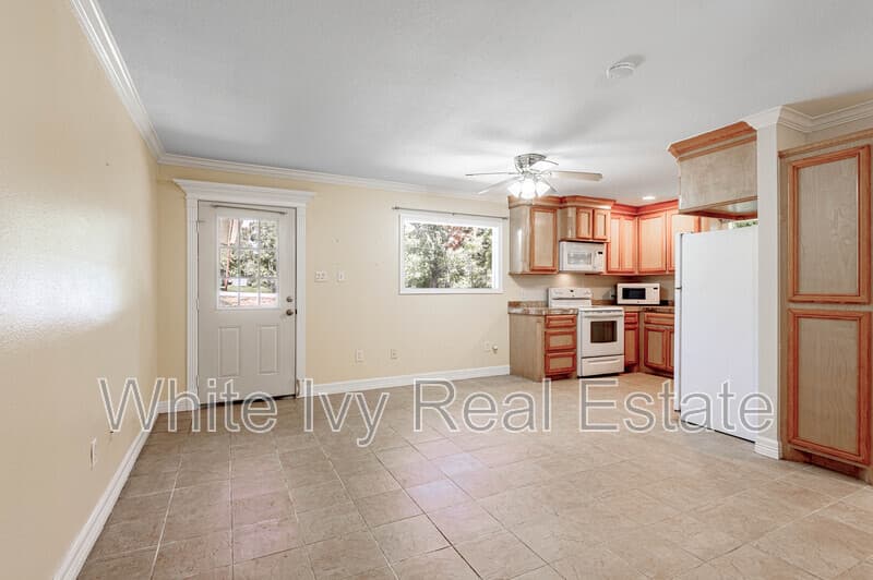 Riverside Condo: 4 Rainbow Drive