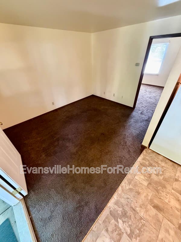Evansville Condo: 437 South Bosse Avenue