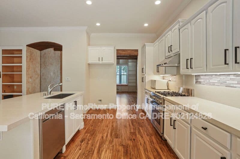 Gold River House: 12020 Gold Pointe Lane