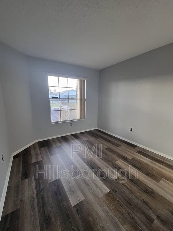 Brandon House: 914 Burlwood Street