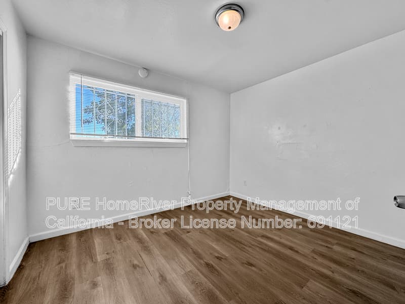 Sacramento House: 590 Las Palmas Ave