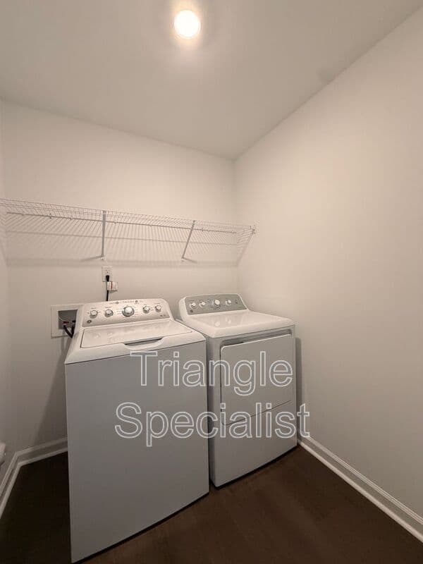 Apex House: 213 Deercroft Drive