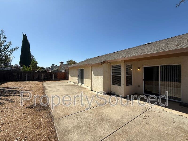 Lathrop House: 15050 Hollyhock Ct