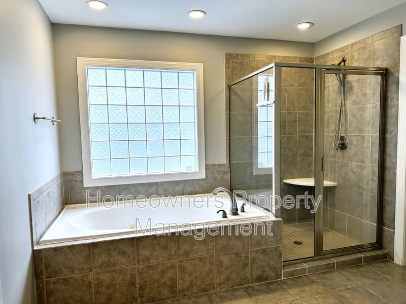 Fayetteville House: 4041 Windy Fields Dr
