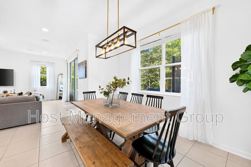 Orlando House: 8205 Bayliss Ct