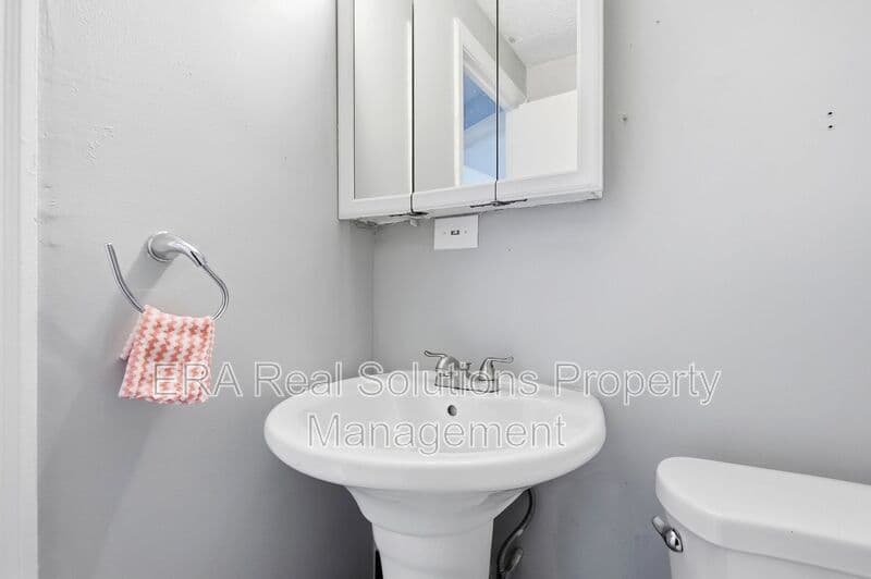 Columbus Condo: 2065 W Mound St