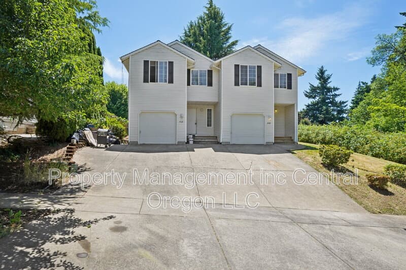 Hubbard Townhome: 2110 Baines Blvd