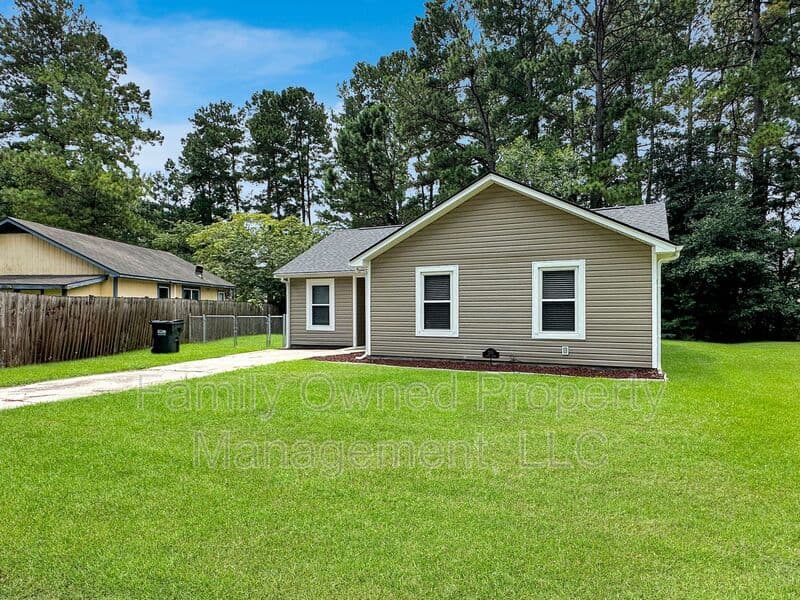 Summerville House: 203 Pebble Creek Road