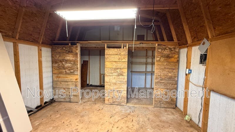 Bremen House: 608 S Pecan Street