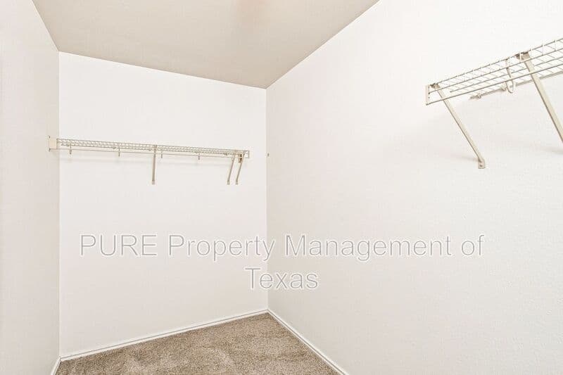 Round Rock House: 3232 Clinton Pl