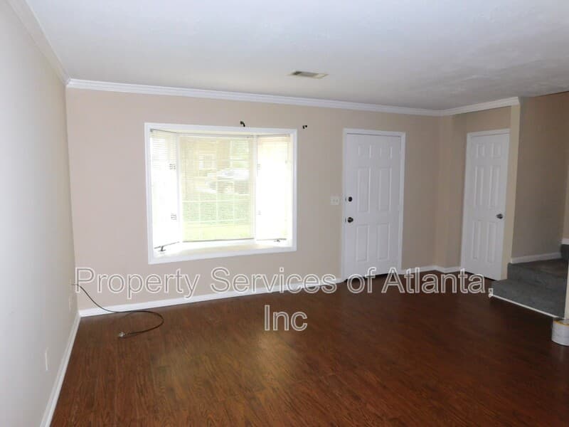 Roswell Townhome: 192 High Creek Dr