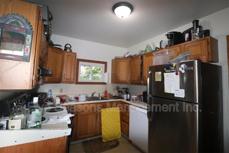 Burlington House: 127 North Union St