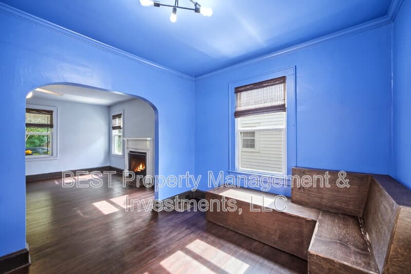 Charlotte House: 2208 Wilmore Drive