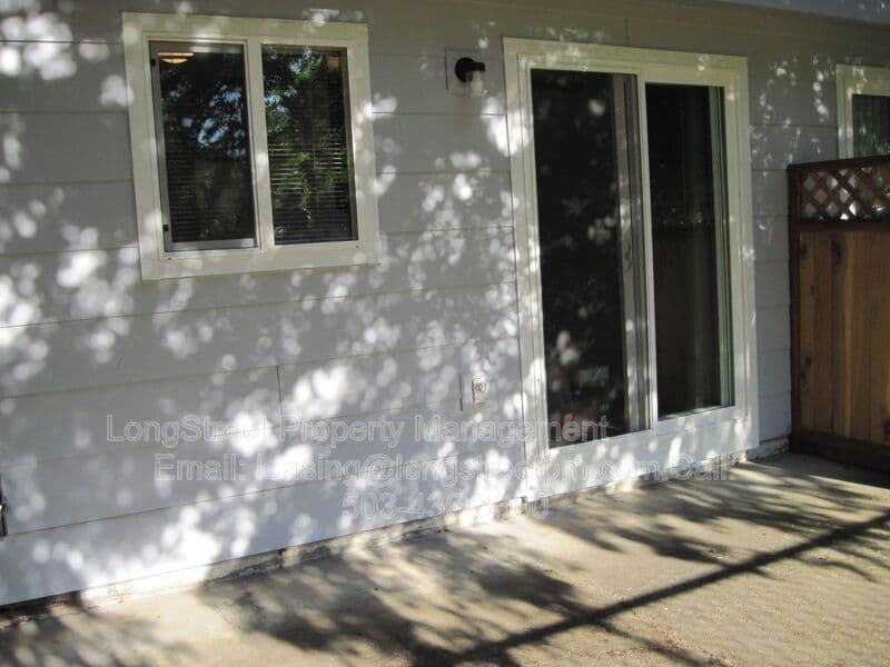 Corvallis Townhome: 1785 SE Lilly Place