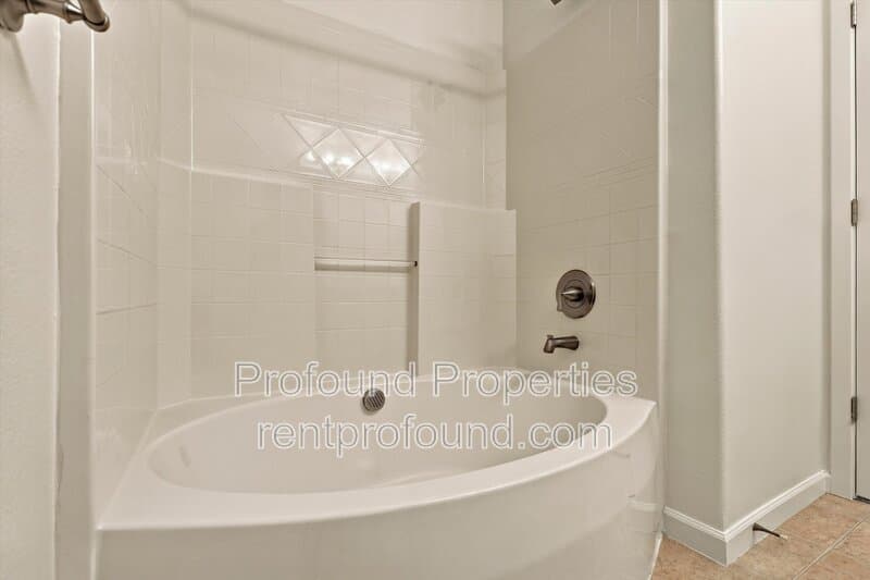 Beaverton Condo: 8630 SW 147th Terrace - 103