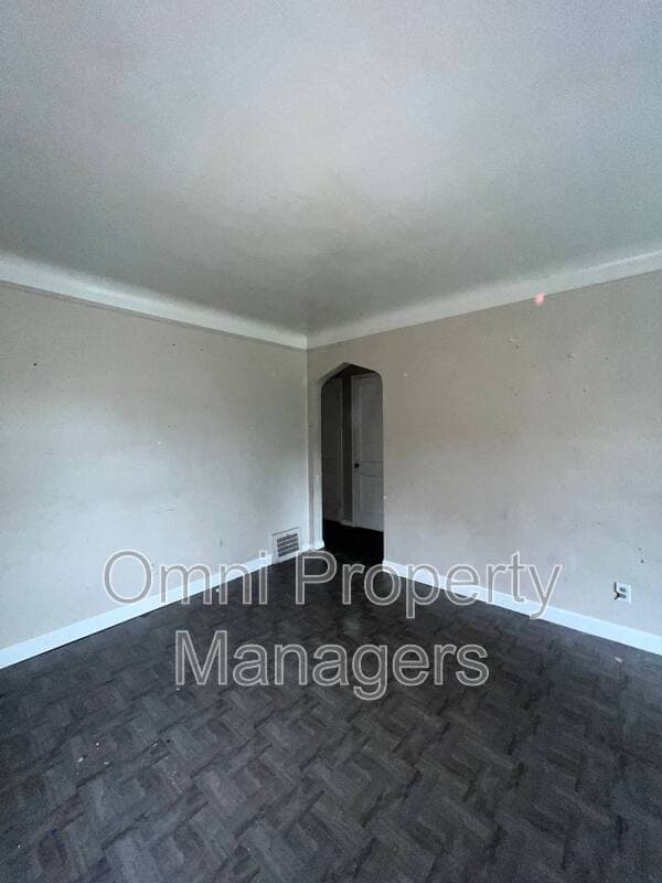 Detroit House: 20456 Meyers Rd