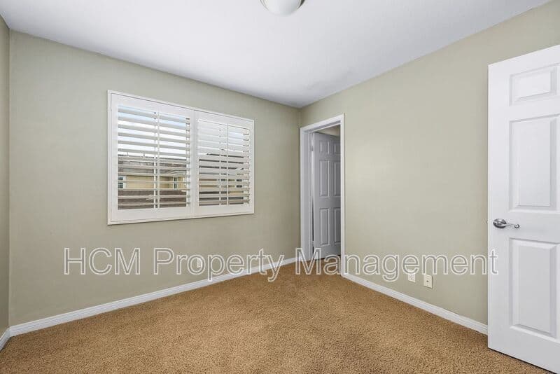 Irvine House: 315 Silk Tree Street
