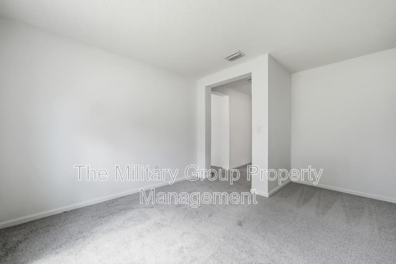 Orange Park House: 391 Hepburn Rd