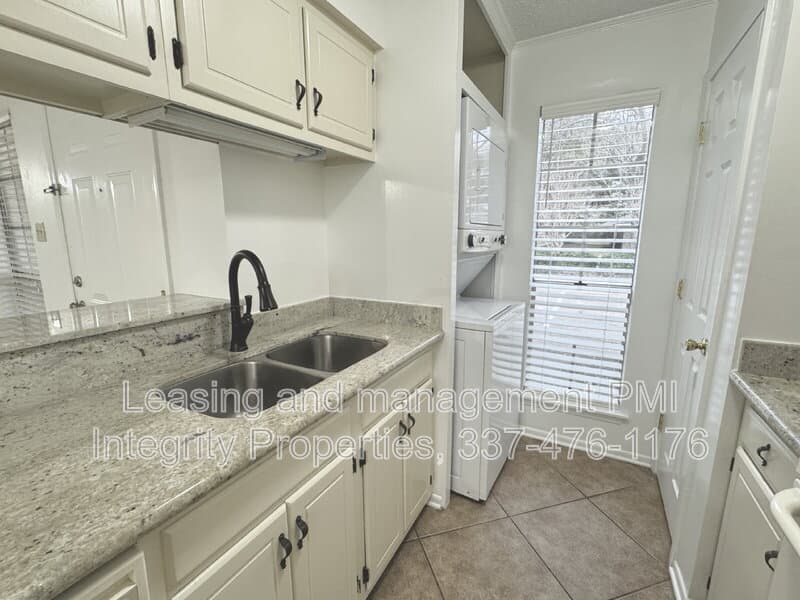 Baton Rouge Condo: 7324 Menlo Drive