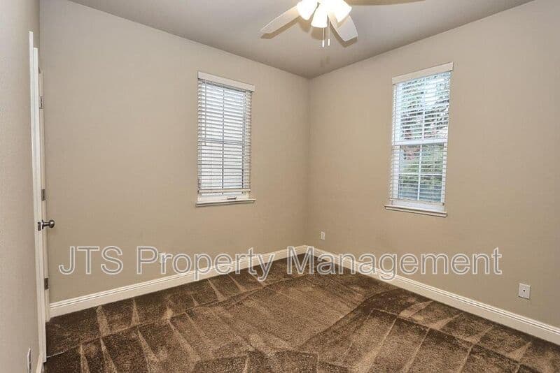 Orangevale House: 9041 Crescenda Lane