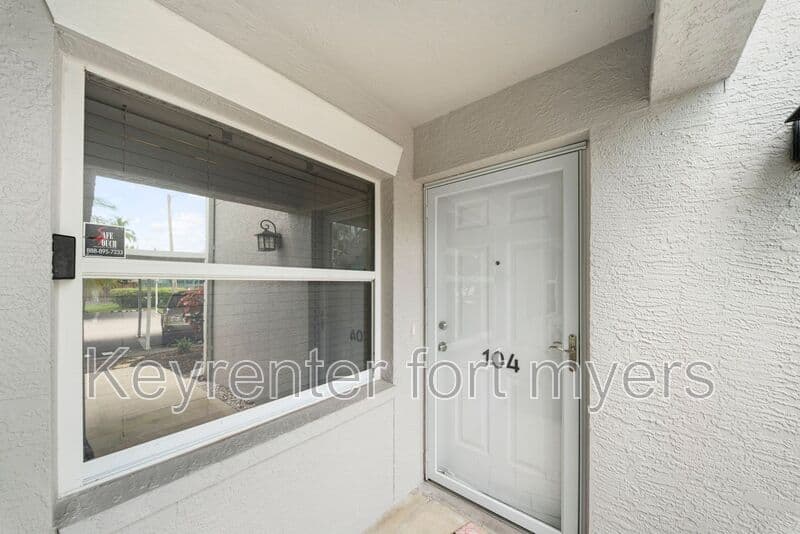 Fort Myers House: 14503 Lakewood Trace CT