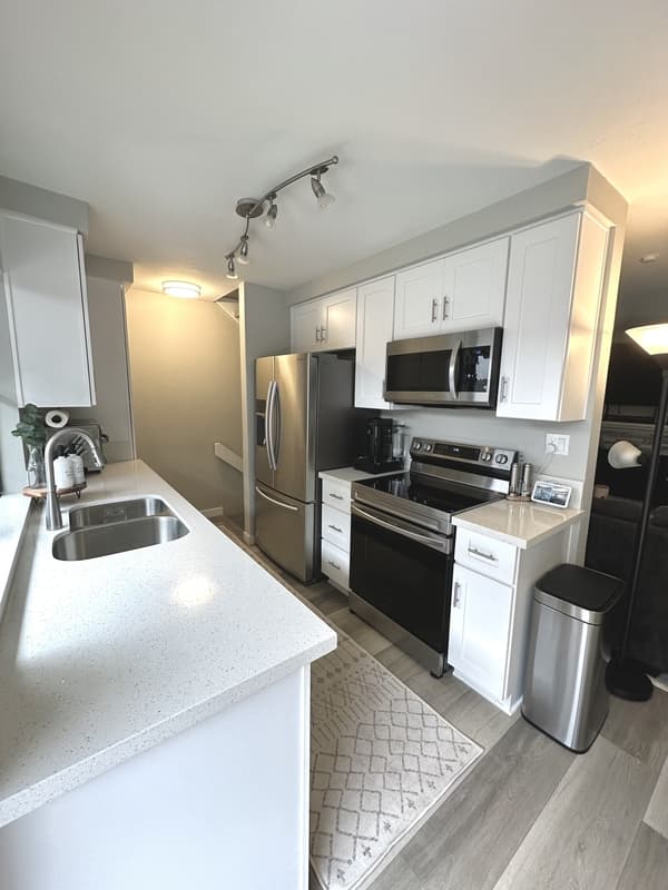 La Jolla Condo: 8750 Villa La Jolla Drive #69 - 69