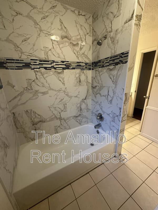 Amarillo House: 7040 Fulham Dr