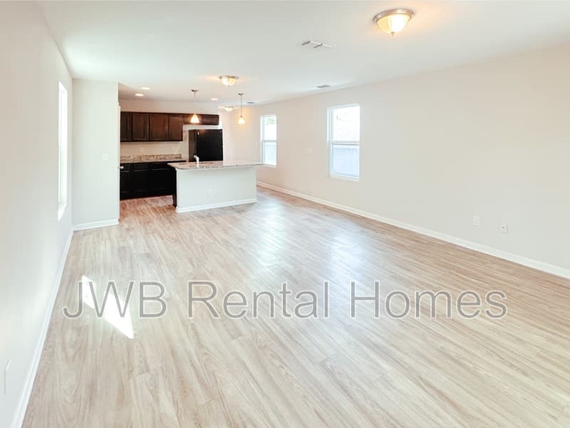 Jacksonville House: 8585 Jasper Ave