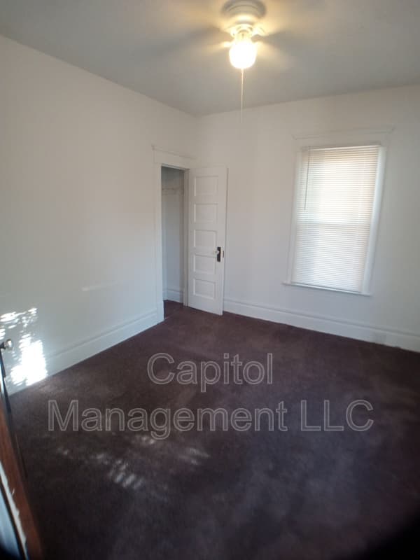 Lansing Condo: 220 W Lapeer St
