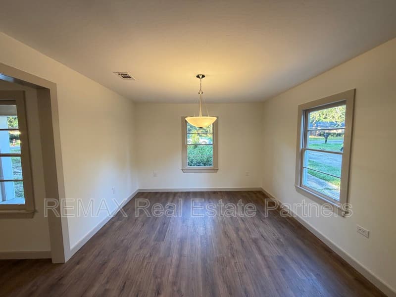 Hattiesburg House: 711 N 19th Ave