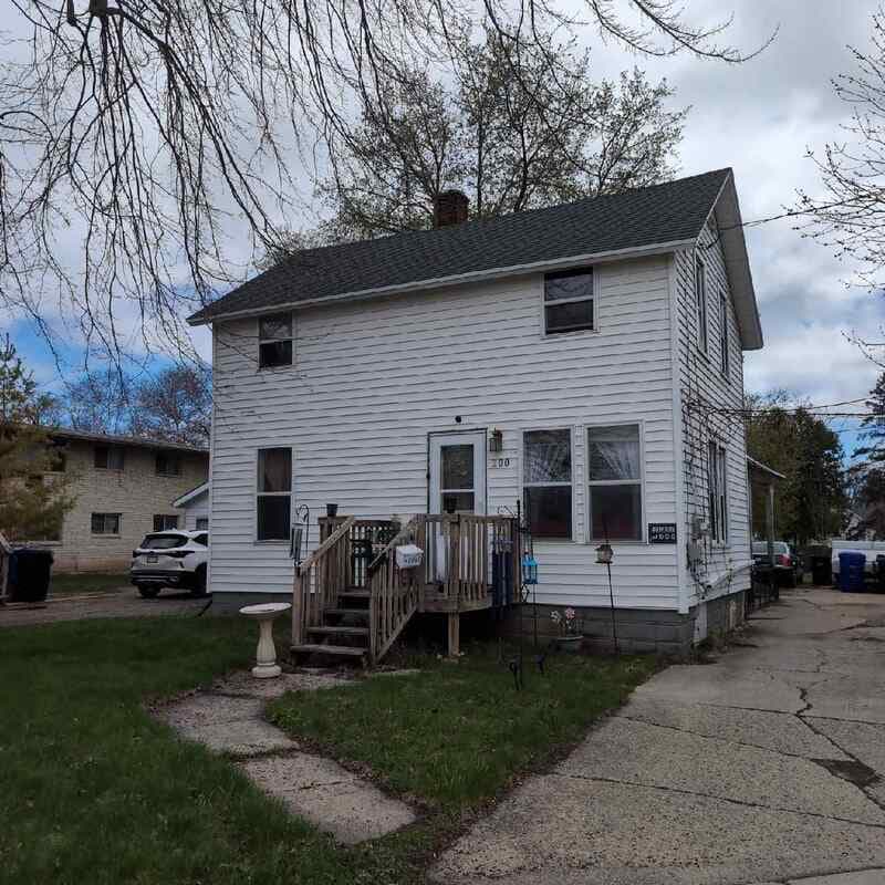 Appleton House: 200 North Badger Avenue