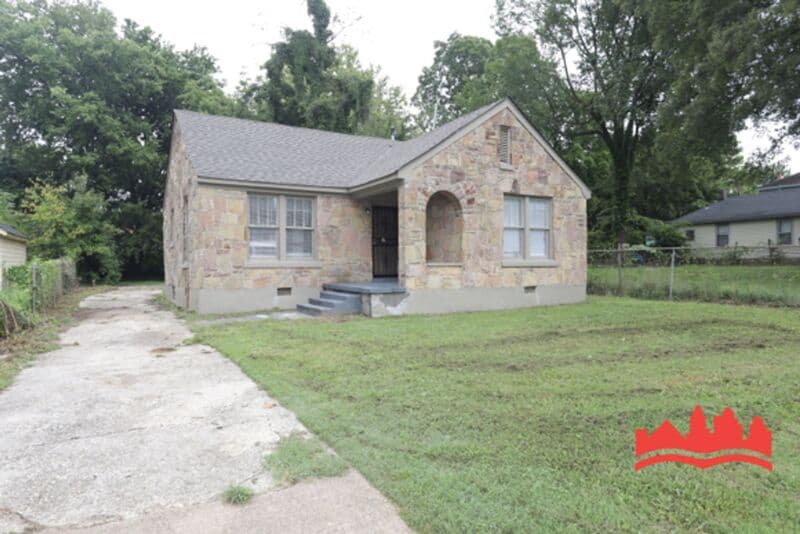 Memphis House: 1346 Mcmillan St