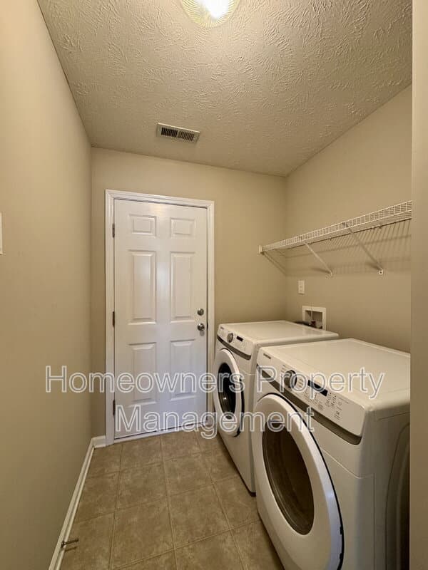 Raeford House: 114 Edisto Ct