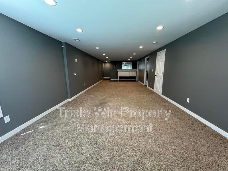 Saint Charles House: 710 Jungs Station Rd