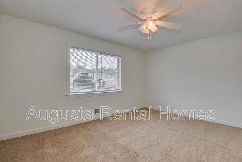 Augusta Condo: 2905 Arrowhead Drive - E4