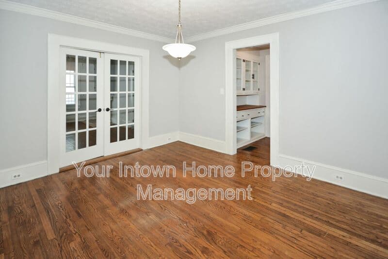 Atlanta House: 619 Cooledge Ave NE