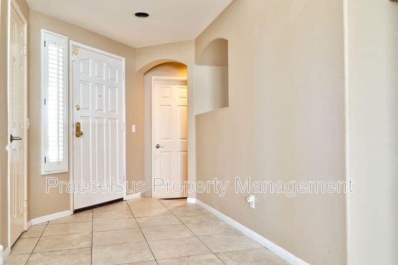 Chula Vista House: 978 Norella St