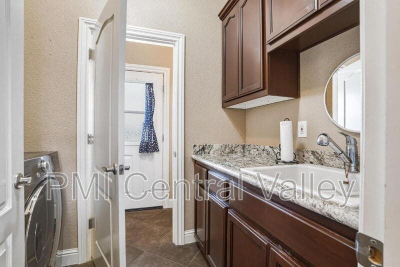 City of Atwater House: 1761 KT Avenue