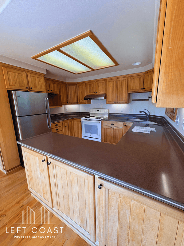Waldport House: 7205 Southwest Burl Drive