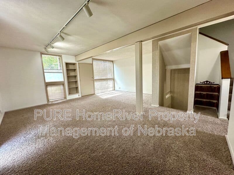 Omaha Townhome: 1631 N 109th Plz