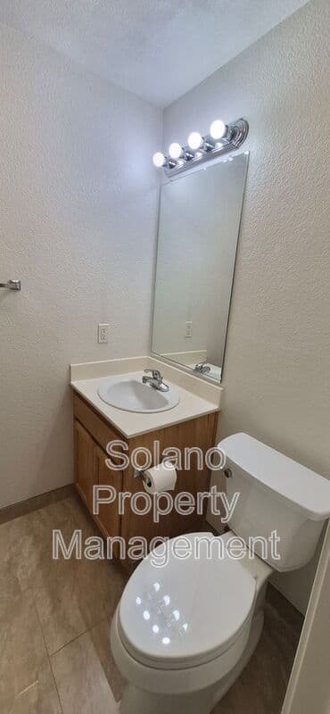 Dixon House: 2080 Mariposa Drive