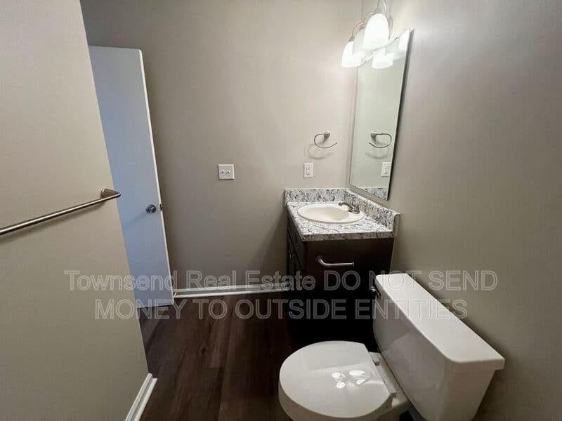 Fayetteville House: 1425D Ireland Dr