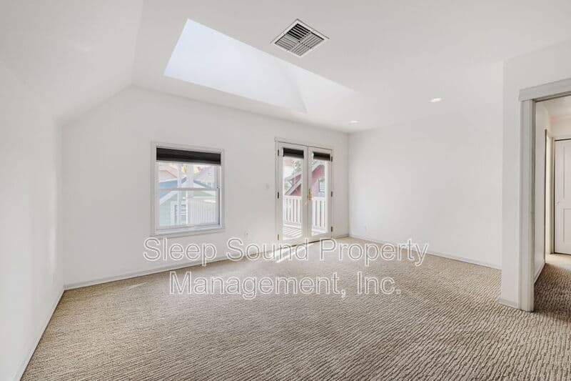 Portland House: 1912 NE 11th Ave