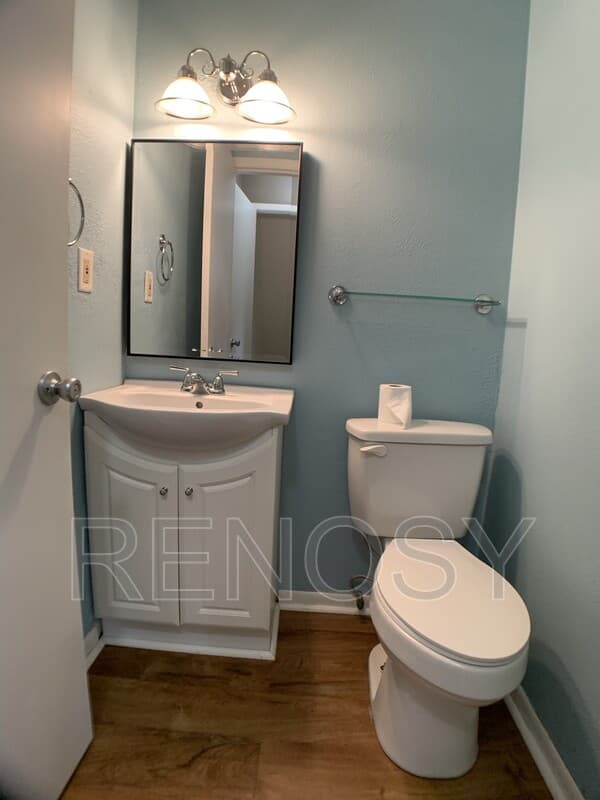 Des Moines House: 5174 NE 6th Ct