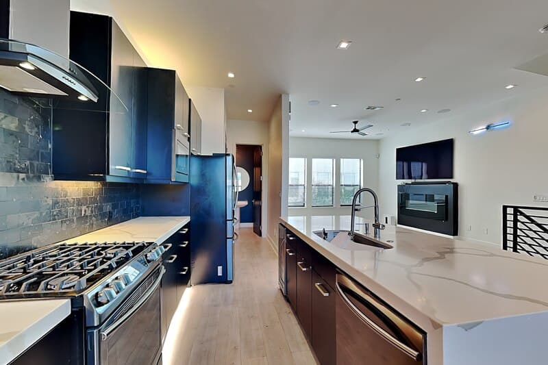 Dallas Townhome: 2000 Park Ave